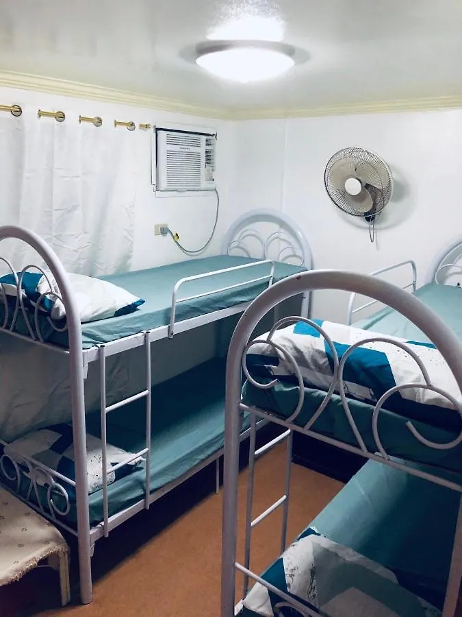 The Mansion - Backpackers Near Airport Apartment Manila 0*,