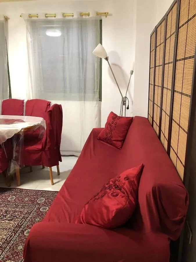 The Mansion - Backpackers Near Airport Apartment Manila