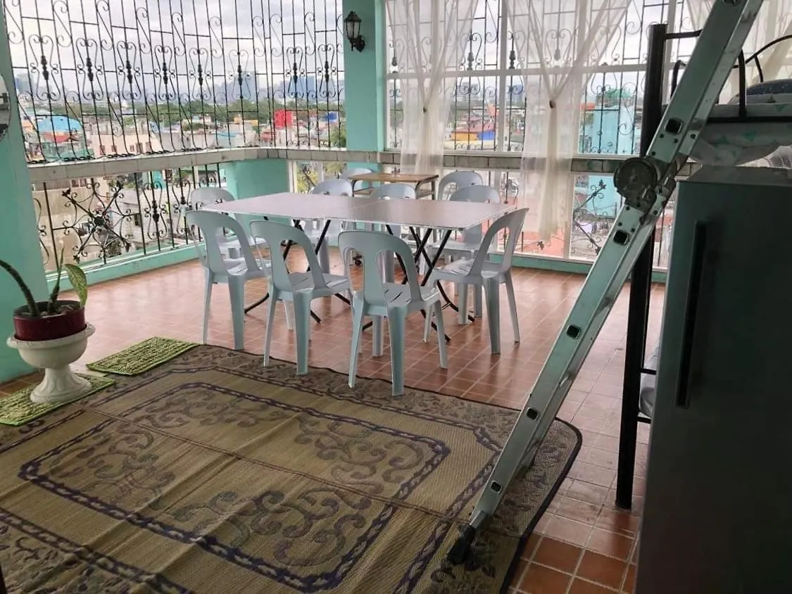 The Mansion - Backpackers Near Airport Apartment Manila