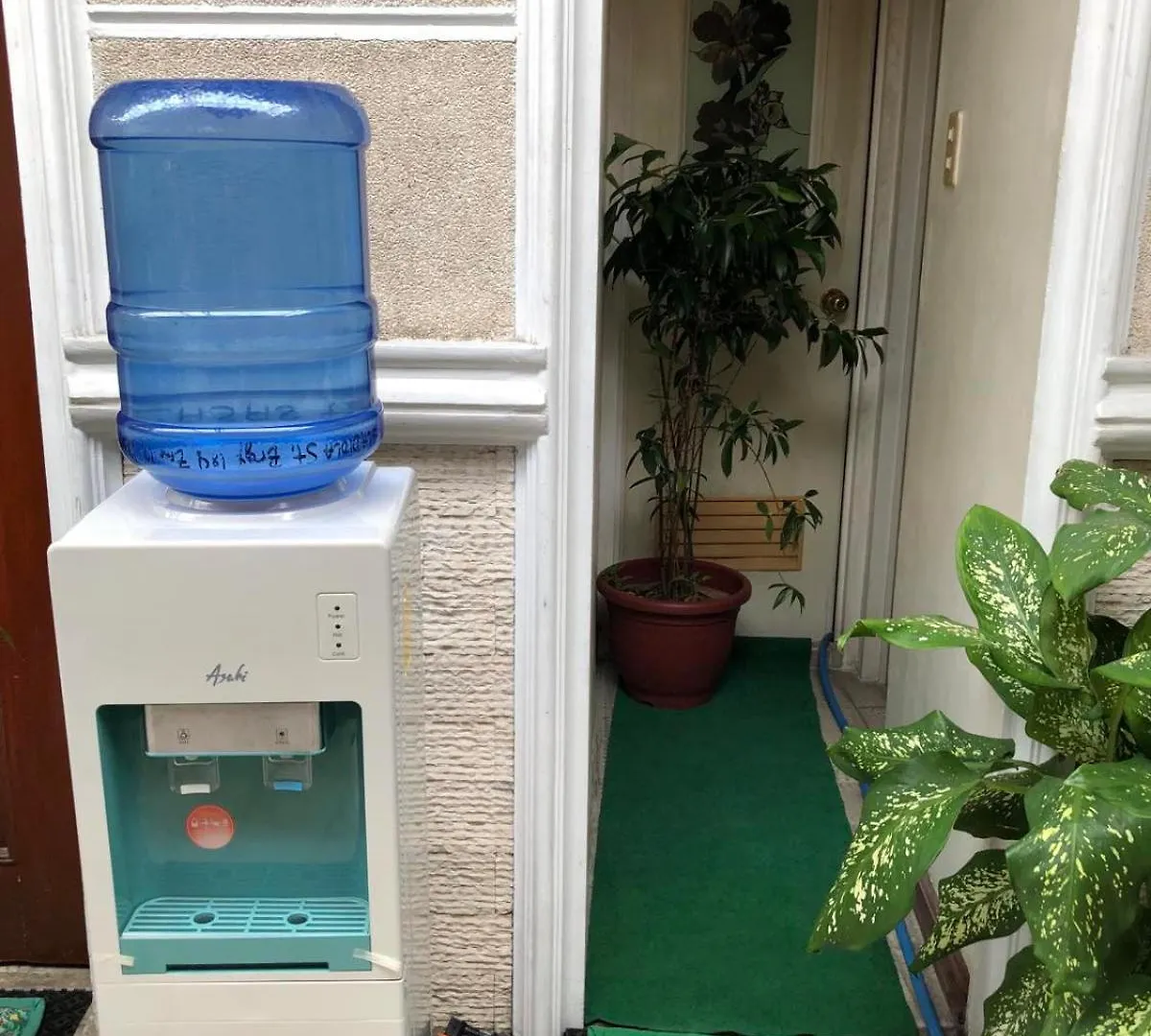 The Mansion - Backpackers Near Airport Apartment Manila Philippines