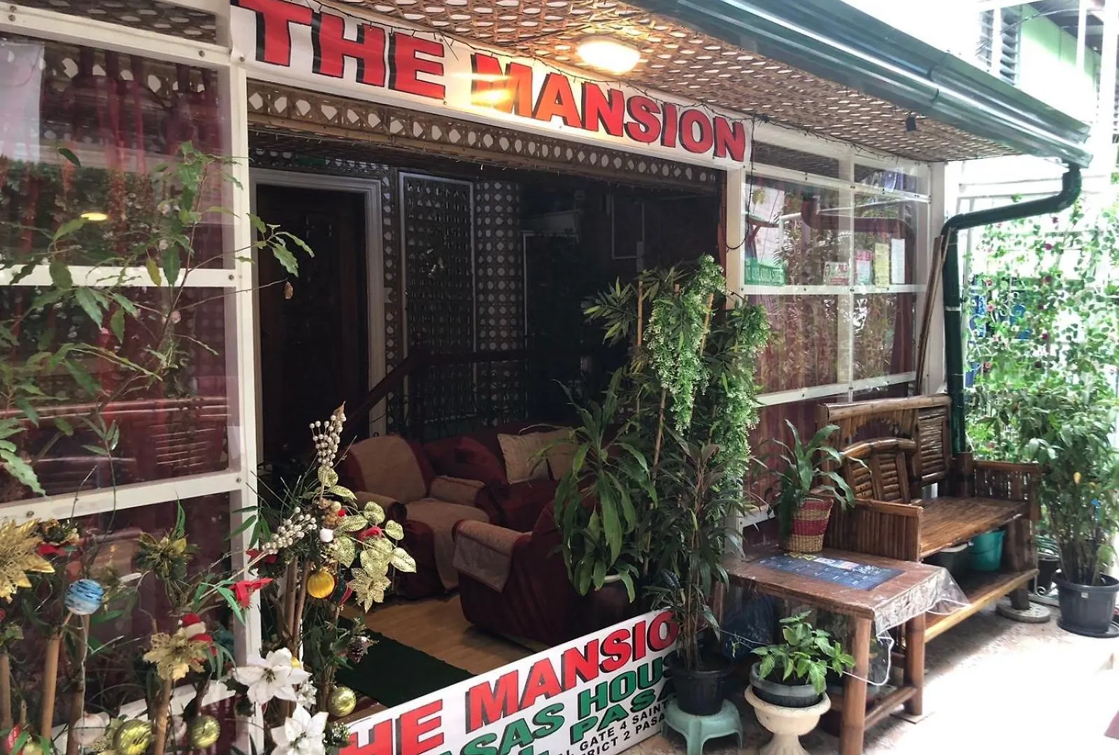 The Mansion - Backpackers Near Airport Apartment Manila